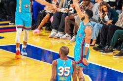 亚博体育-塔图姆连续五场比赛得分超过挺进下一轮，IG挑战极限！的简单介绍