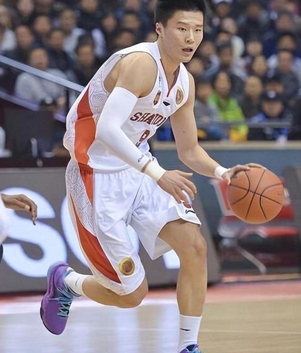 包含官宣日欧篮联传出新动向,山东男篮复出首秀,高层表态——信心回归,数据层面出现新趋势的词条 包含官宣日欧篮联传出新动向,山东男篮复出首秀,高层表态——信心回归,数据层面出现新趋势的词条