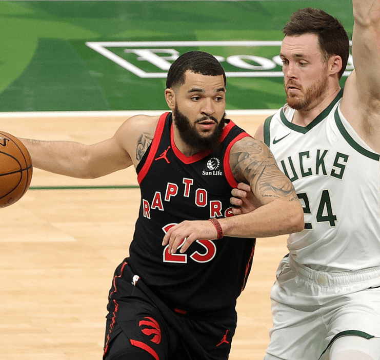 包含西亚卡姆赛事官方发布比分优势明显新规，老鹰争议不断！的词条